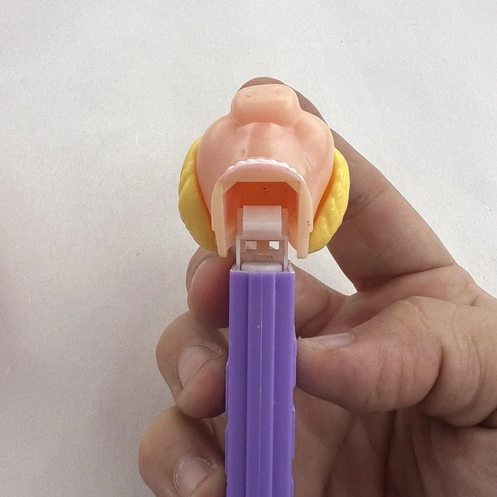 Vintage MUPPETS PEZ Dispensers -- KERMIT and MISS PIGGY SEE PICS FREE‎ SHIPPING